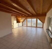 Schöne Wohnung(Dachgeschoss) zu vermieten - Gebhardshain