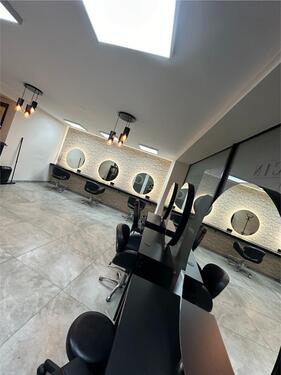 Foto - Friseursalon - 30.000,00 EUR Kaltmiete,