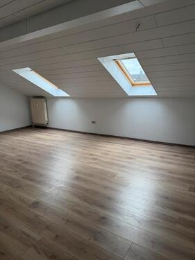 Foto - Großzügige und helle 4-Zimmer-Dachgeschosswohnung in 84367 Tann