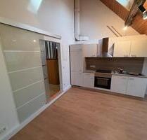 Charmante Galeriewohnung mit Dachterrasse und neuer Einbauküche - Homburg