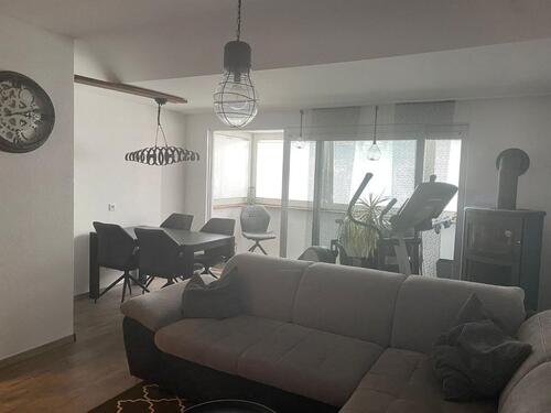 Foto - Charmante 3-Zimmer-Wohnung mit Kamin, sonniger Loggia und EBK