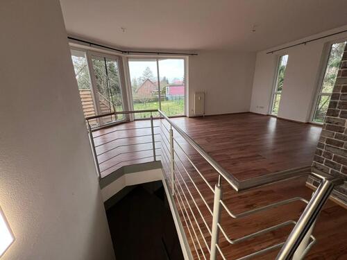 Foto - 3-Zimmer-Souterrainwohnung mit Terrasse,PKW-Platz & EB-Küche