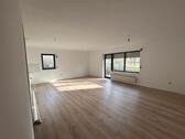 Foto - 3-Zimmer-Erdgeschosswohnung 84 m² Balkon PKW Stellplatz Renoviert