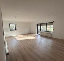 3-Zimmer-Erdgeschosswohnung 84 m² Balkon PKW Stellplatz Renoviert - Weyerbusch