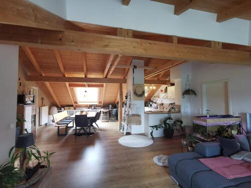 Foto - Traumhafte 3 Zi. Dachgeschosswohnung mit großen Balkon u. Garten