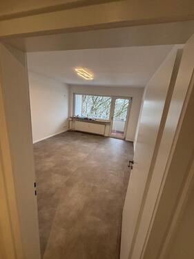 Foto - 2 Zimmerwohnung, grundsaniert - 1.200,00&nbsp;EUR Kaltmiete, ca.&nbsp; 71,50&nbsp;m&sup2;