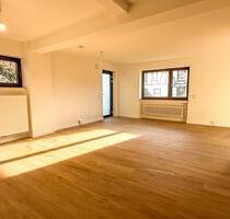 Großzügige Erdgeschosswohnung mit Terrasse und Garten - Altenkirchen (Westerwald)