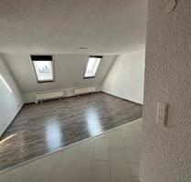 Drei-Zimmer-Dachgeschosswohnung ab sofort zu Mieten - Ludwigshafen am Rhein Ludwigshafen-Hemshof