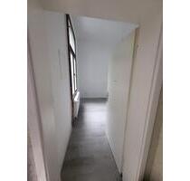 Gemütliche 1-Zimmer-Wohnung mit hoher Decke in Wuppertal-Elberfel