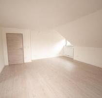 Erstbezug! Moderne 2-Zimmer DG- Wohnung (64qm) 2.Stock - Sulzbach-Rosenberg