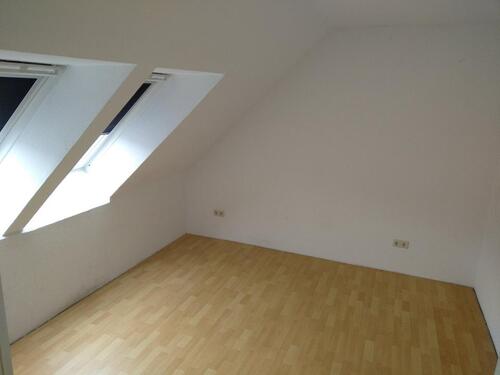 Foto - Kleine Dachgeschosswohnung in Rhüden zu vermieten