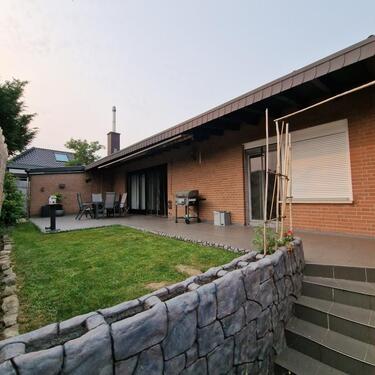 Foto - Haus mit 2 Wohnungen - kernsaniert in TOP- Lage von Privat