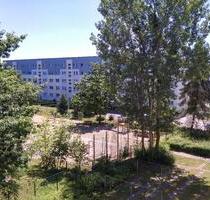 4 RAUM WOHNUNG MIT BALKON IN NEUBRANDENBURG ZU VERMIETEN