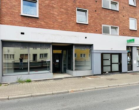 Foto - Gewerbefläche mit großer Schaufensterfront – flexibel teilbar – ab sofort verfügbar