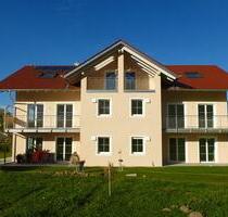 3 - 4 Zi Whg EG 97 m² + 40 m² UG + eig. Garten Garage Stellpl. - Übersee