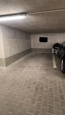 Foto - Tiefgaragenstellplatz zu vermieten in Top-Lage!