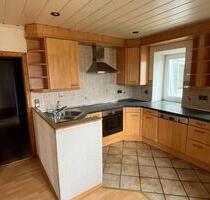 Selb – Sonnige 5 Zimmer Wohnung mit 160 qm in ruhiger Lage