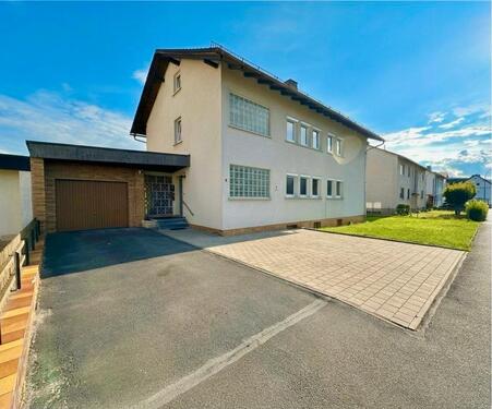 Foto - Renoviertes Zweifamilienhaus mit großem Garten **Provisionsfrei**
