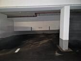 Foto - 'Dein Auto verdient den besten Platz – und den gibt's hier!'***Tiefgaragenstellplatz