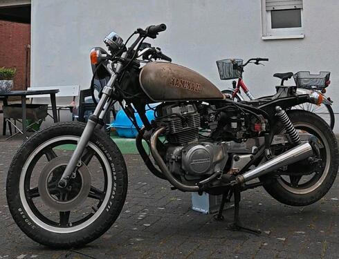 Foto - Garage zu miete , Bitte alles anbieten.