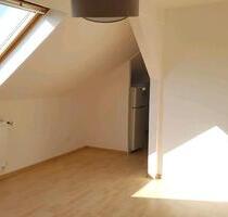 Helle 1 Zimmer Wohnung, im Dachgeschoss, in der 2 Etage. - Bremerhaven Leherheide