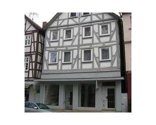 Fachwerkhaus in Bestlage – Wohnen & Gewerbe kombiniert | 2×140 m² - Melsungen