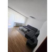 Schöne 3-Zimmer-Wohnung mit Garage, Keller & Dachzimmer - Laichingen