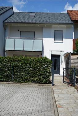 Foto - Luxuriöses Reihenhaus für Zwei - 1.700,00&nbsp;EUR Kaltmiete, ca.&nbsp; 130,00&nbsp;m&sup2;