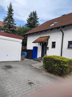 Foto - Doppelhaushälfte zu vermieten - 1.350,00&nbsp;EUR Kaltmiete, ca.&nbsp; 115,00&nbsp;m&sup2;