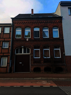 Foto - Reihenmittelhaus mit Einliegerwohnung mit Garten