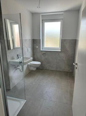 Foto - Moderne 3-Zimmer-Neubauwohnung mit Fußbodenheizung & Stellplatz – barrierefrei & einzugsbereit