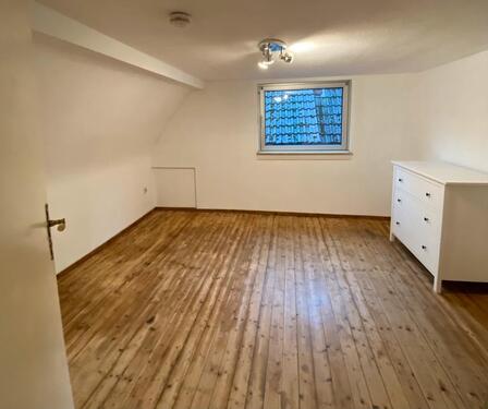 Foto - Kleines Einfamilienhaus als 3 ZKB mit Abstellraum und Keller