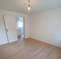 3 schöne WG-Zimmer in Haus in Untertürkheim - Stuttgart Luginsland