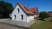 Foto - Kleines Haus, freistehend, 90m2, mit Keller und Garten