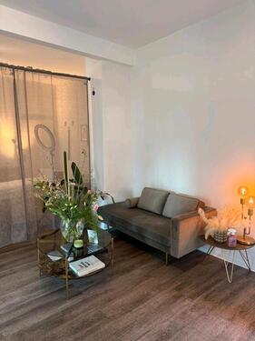 Foto - Moderner Studioarbeitsplatz für Wimpern, Augenbrauen & Laser