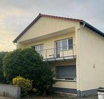 Elegantes Einfamilienhaus mit Praxis - Nauheim