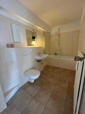 Foto - 23758 OldenburgHolstein - vorne Fußgängerzone - hinten Parkplatz