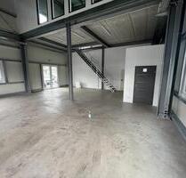 Schrauberhalle Platz Hebebühne Fußbodenheizung WC Modern - Coswig