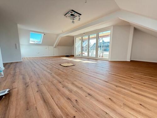 Foto - 4 Zimmer Dachgeschoßwohnung zur Miete in Rüsselsheim am Main