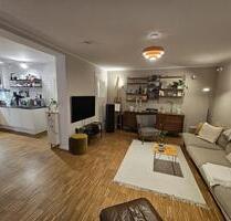 Schöne 3,5-Zimmer-Altbauwohnung mit Hofanteil in Stuttgart-West