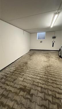 Foto - Tiefgaragenstellplatz zu vermieten.