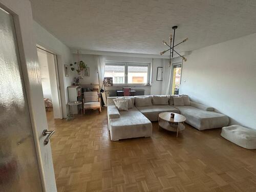 Foto - 5 Zimmer-Wohnung im 1.OG - 742,00&nbsp;EUR Kaltmiete, ca.&nbsp; 104,00&nbsp;m&sup2;