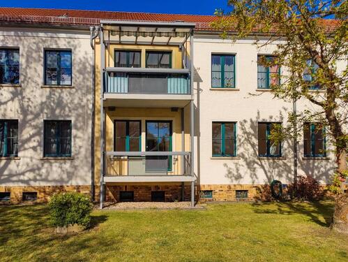 Foto - 3 ZKB im Erdgeschoss mit Balkon und Einbauküche - in naturnaher Lage