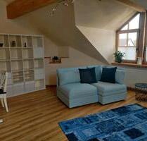 1,5 Zimmer, abgeschlossen DG Whg im DHH - Kirchheim bei München