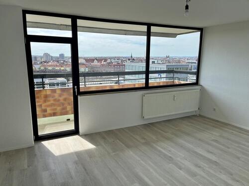 Foto - Renovierte 2-Zi-Wohnung mit Traumblick & Süd-Balkon