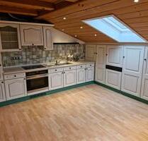 Wohnung DG - 1.500,00 EUR Kaltmiete, ca.  120,00 m² in Holzkirchen (PLZ: 83607)