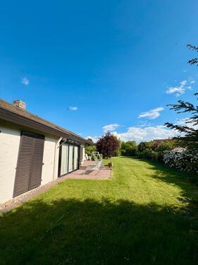 Foto - Bungalow auf 2000 QM Grundstück mit parkähnlichem Garten