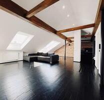 Stilvolle 3-Zimmer-DG-Wohnung (Loft) mit EBK in Nürnberg