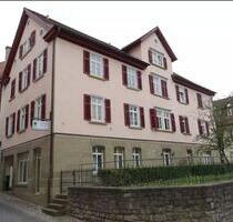 2 Zimmer DG-Wohnung im Zentrum von Schwäbisch Hall mit EBK