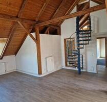 Schöne, grosse und preiswerte Wohnung in ländlicher, aber verkehrsgünstiger Lage, über 2 Ebenen - Meggerdorf